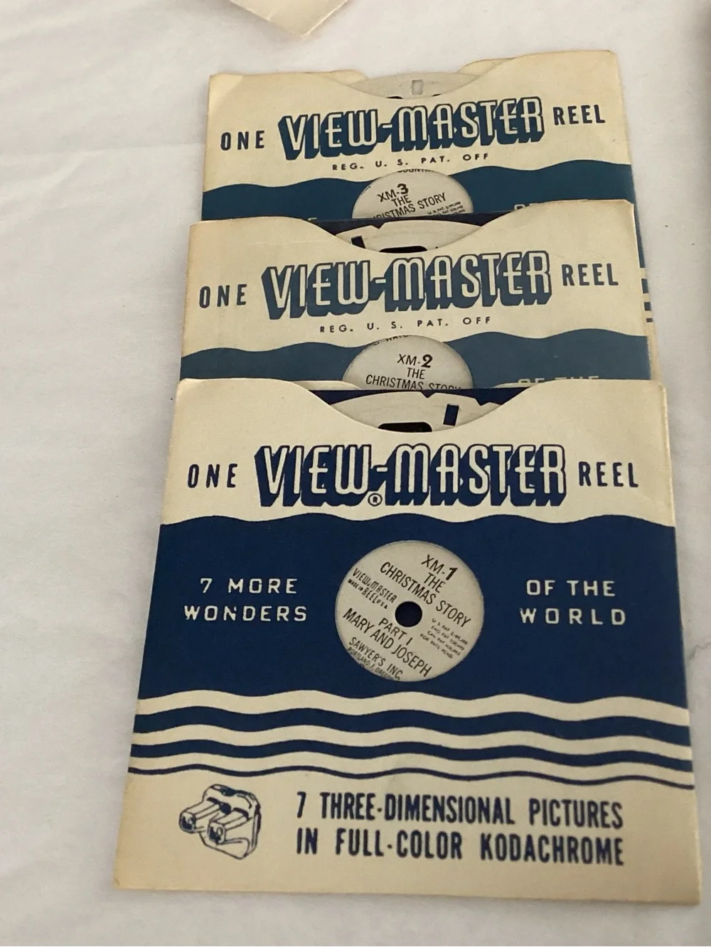 Vtg. Viewmaster Steroscope includes 47 disc’s.